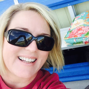 Meet your Posher, Lora